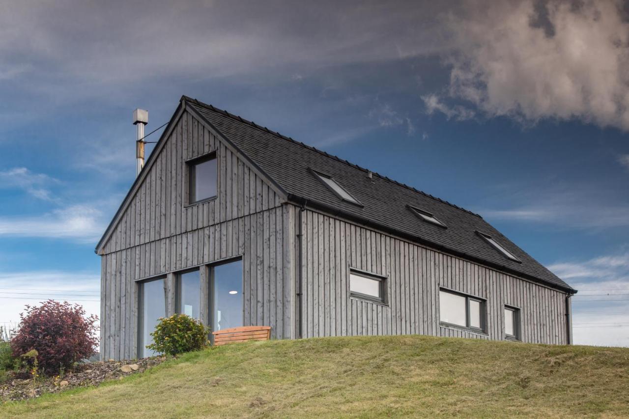 Villa Cuillrigh - Luxury House, Loch & Mountain Views à Portree Extérieur photo
